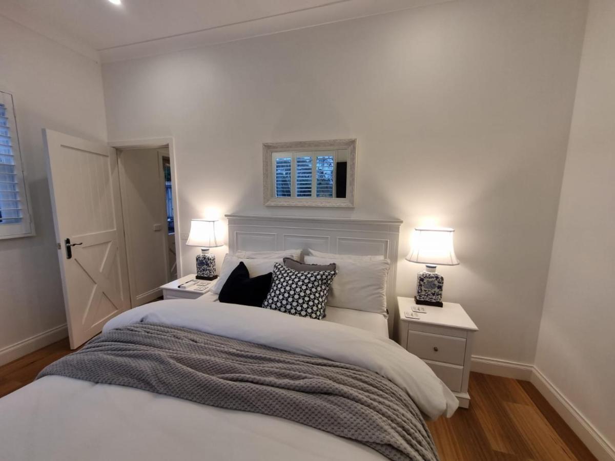 Winemakers Cottage at Treetops Red Hill - Housity