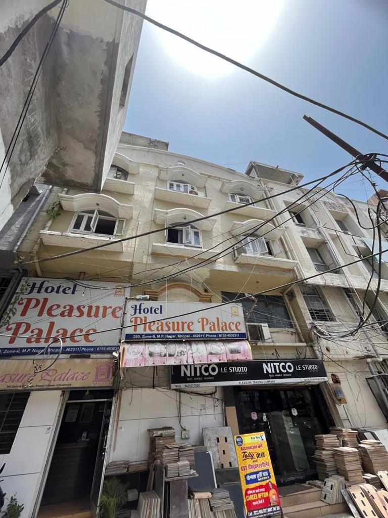 Hotel pleasure palace - Housity