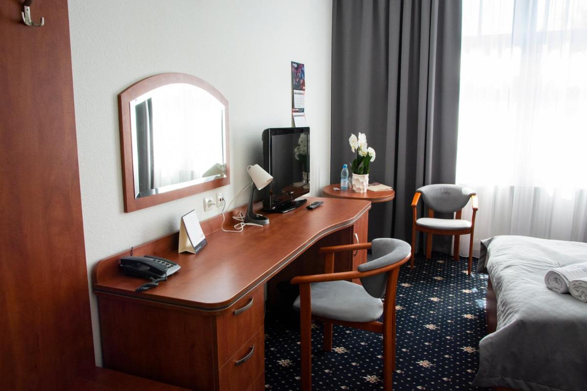 Hotel Restauracja Autos - Housity