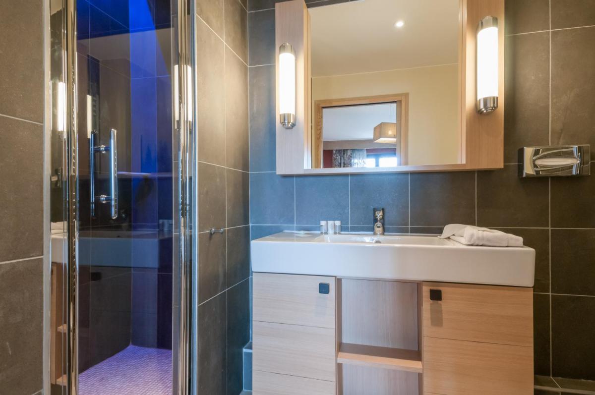 Salle de bains dans l'établissement Résidence Pierre & Vacances Premium L'Amara