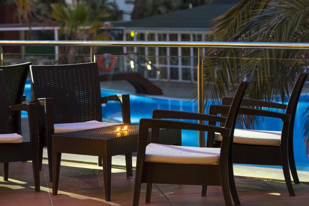 Piscina en o cerca de Aparthotel Costa Encantada