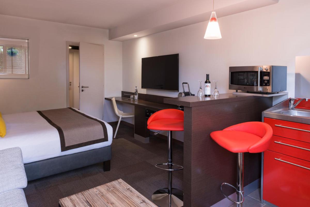Cuisine ou kitchenette dans l'établissement Hôtel Diana Restaurant & Spa by HappyCulture