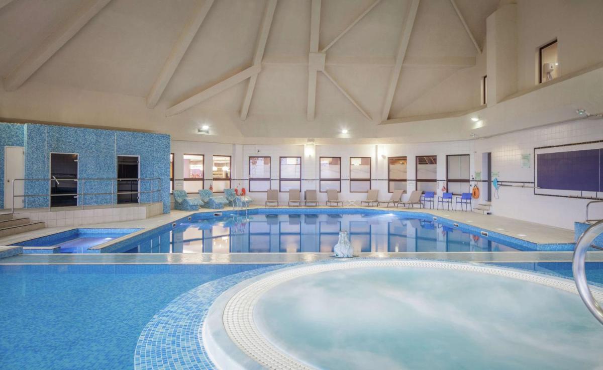 Doubletree By Hilton Glasgow Westerwood Spa & Golf Resort - Housity