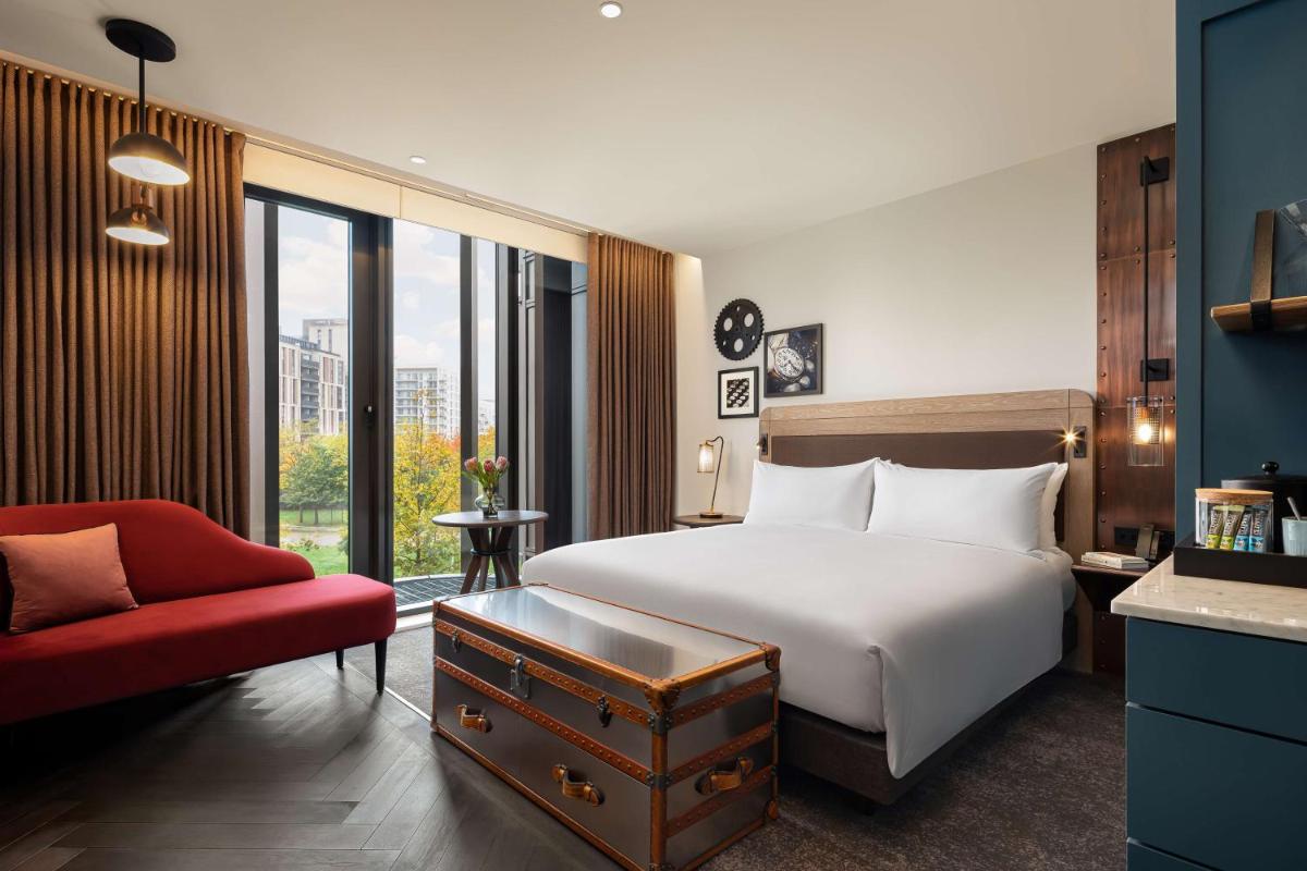The Gantry London, Curio Collection By Hilton - Housity