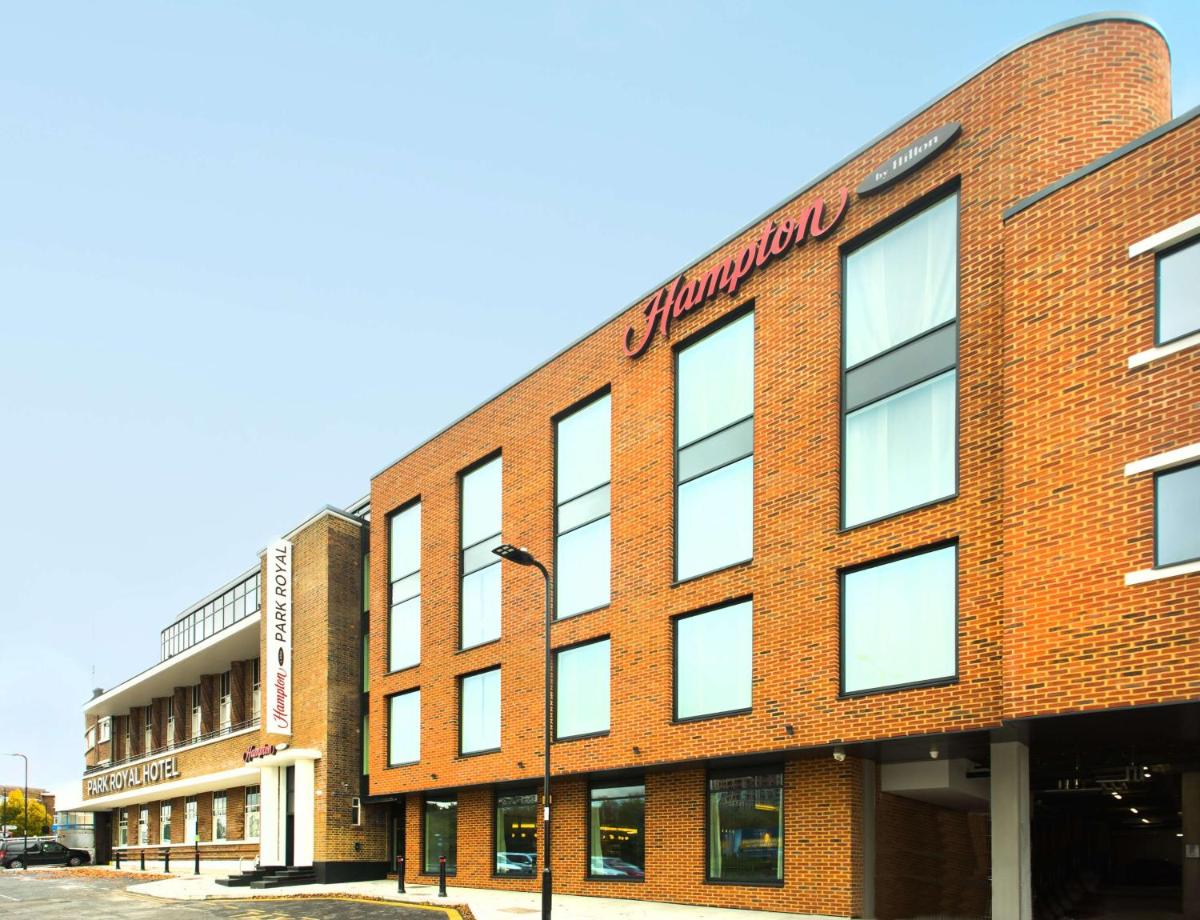 Hampton by Hilton London Park Royal - Housity