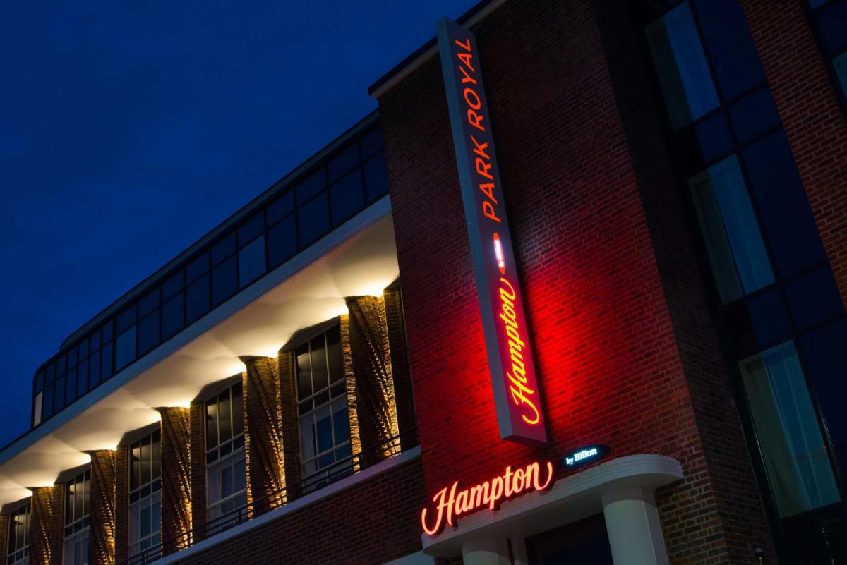 Hampton by Hilton London Park Royal - Housity
