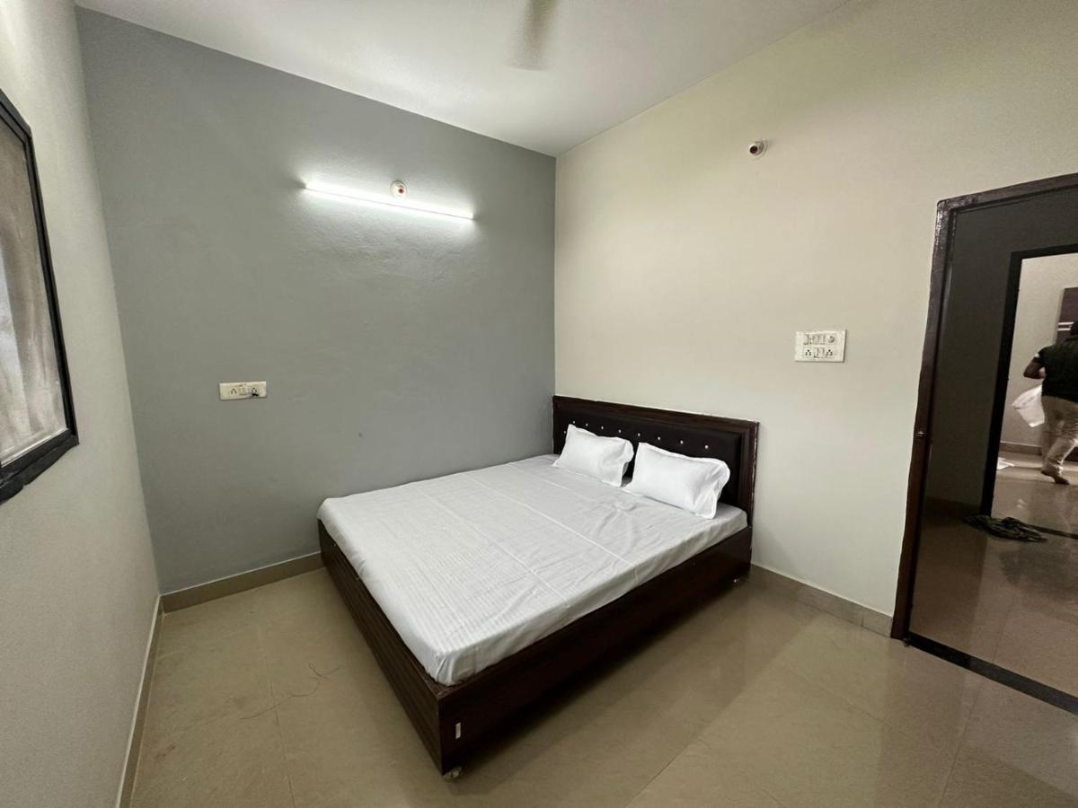Shree Shivaay Guest House - Housity