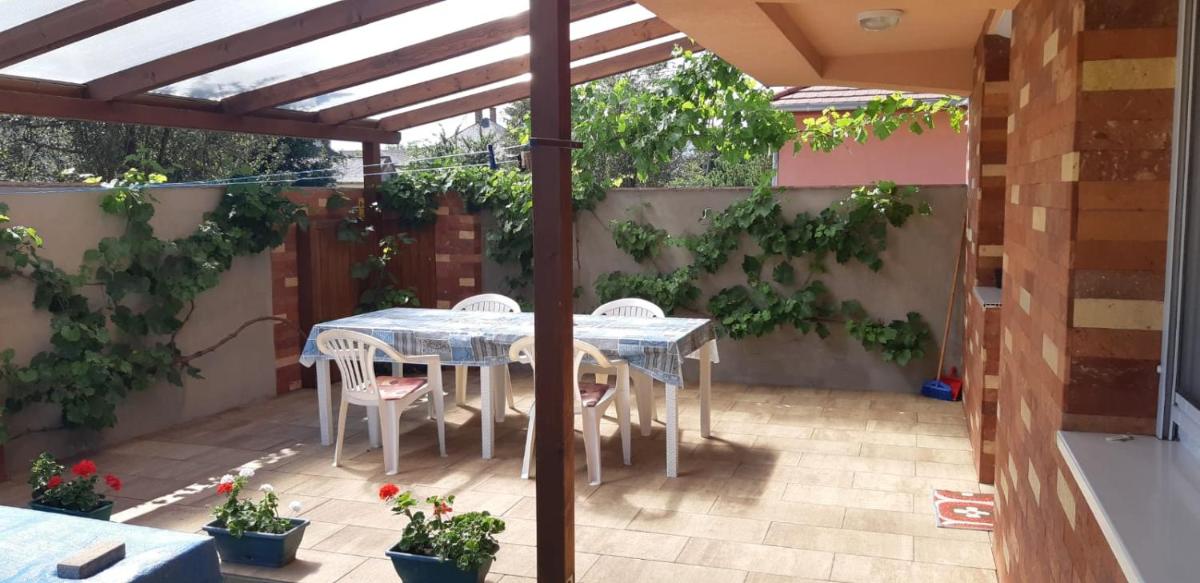 Sunshine Apartment - Housity