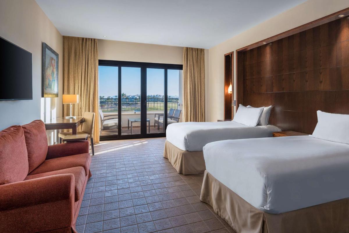 Cama o camas de una habitación en Doubletree By Hilton La Torre Golf Resort