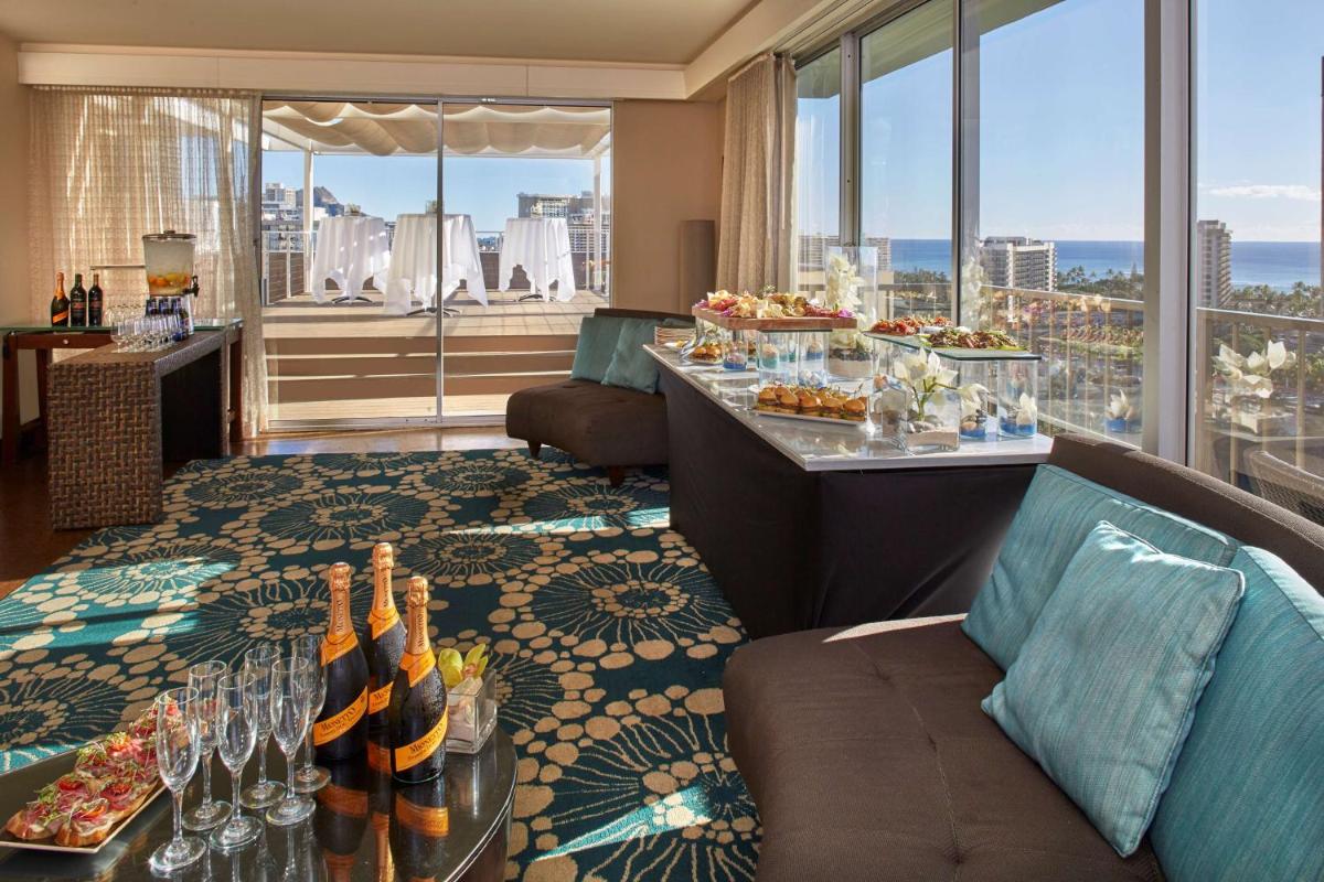 DoubleTree by Hilton Alana - Waikiki Beach - Housity
