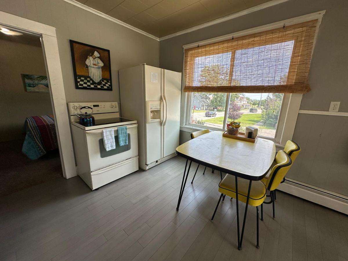 Scenic, Comfy Riverfront - Housity