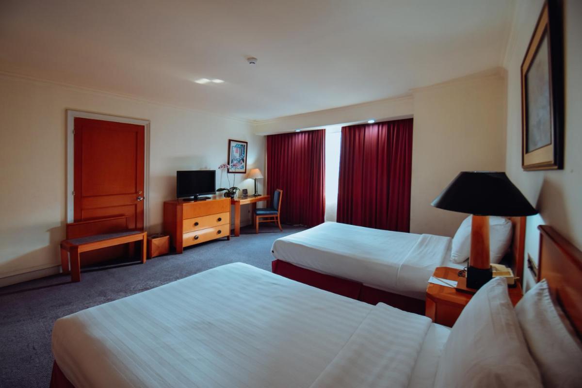 Surabaya Suites Hotel Powered by Archipelago - Housity