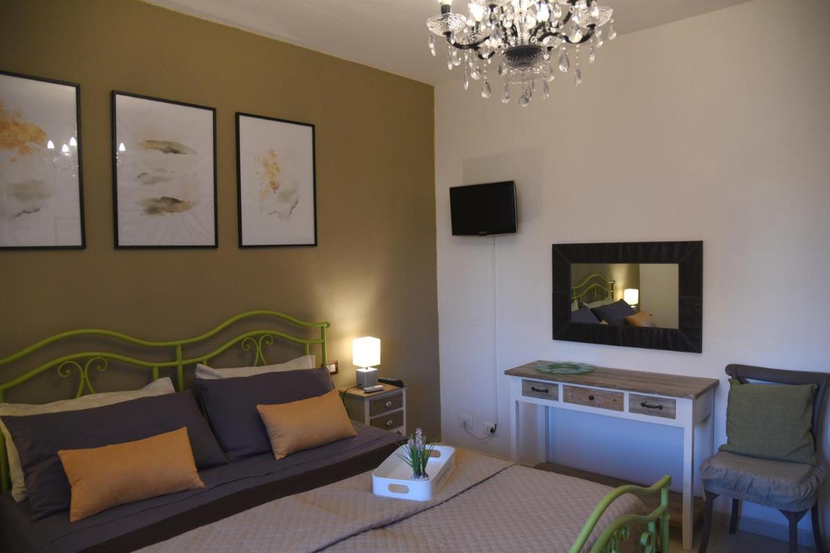 SOLEMARE Rooms - CAMERA SUGHERO - Housity