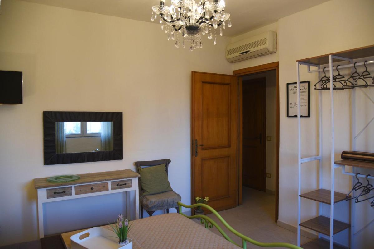 SOLEMARE Rooms - CAMERA SUGHERO - Housity