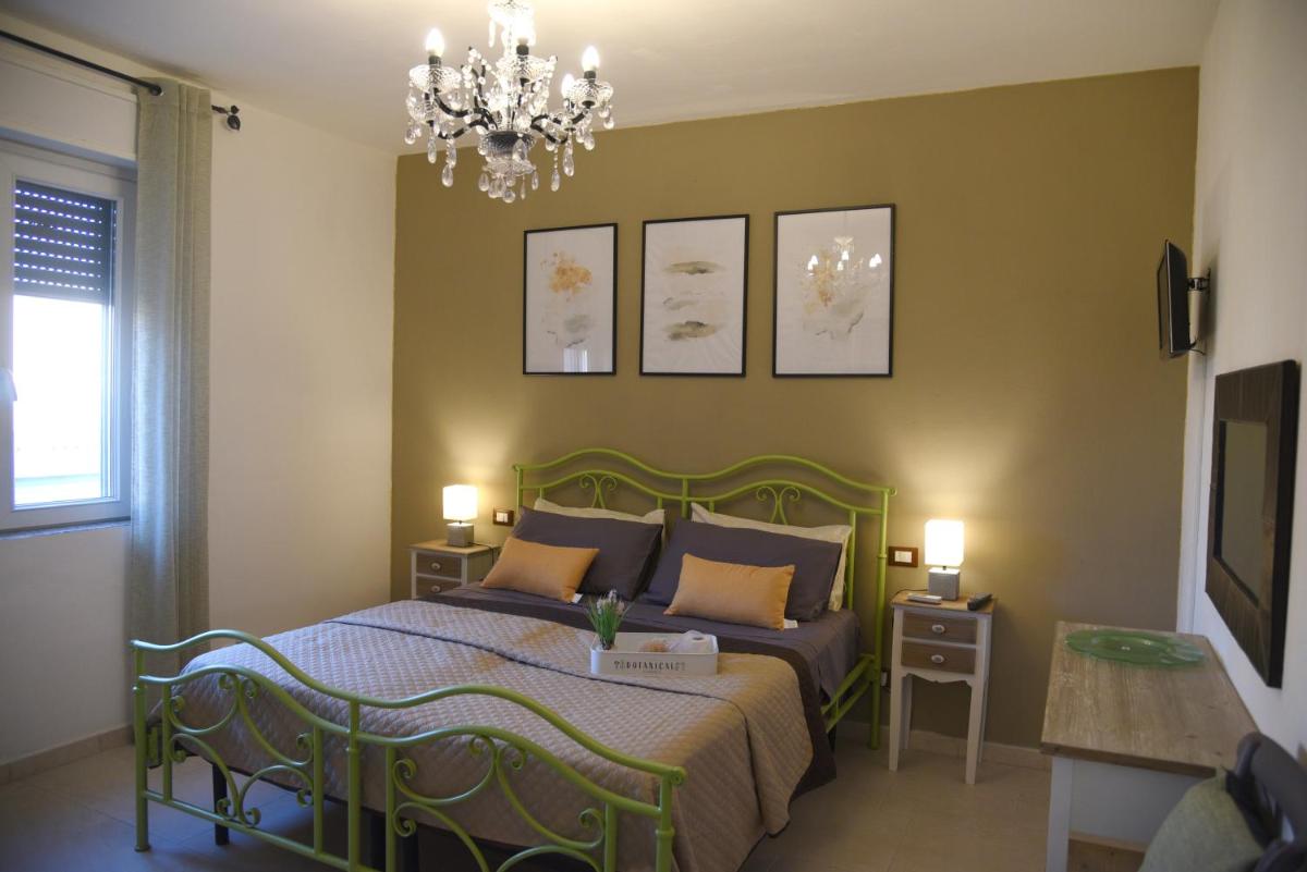SOLEMARE Rooms - CAMERA SUGHERO - Housity