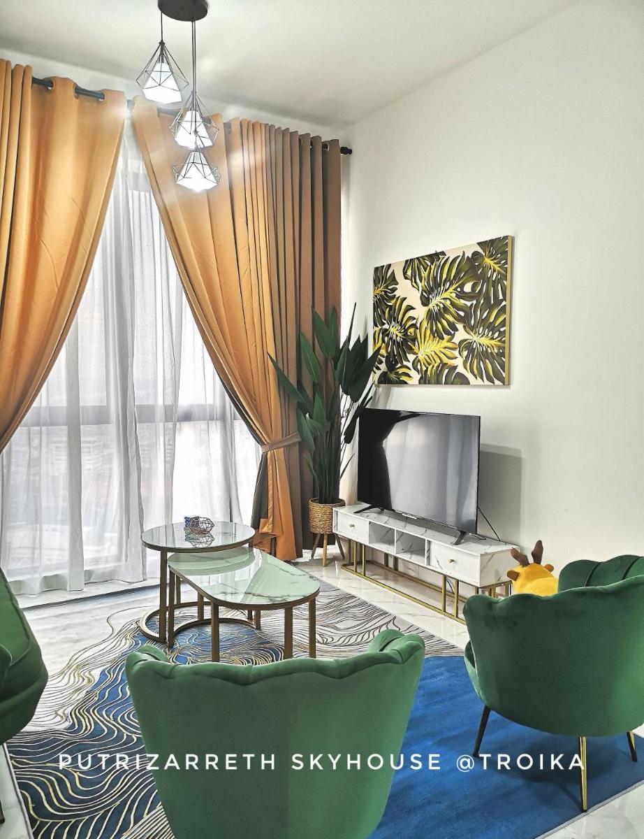 LAKE & CITY VIEW LEVEL 26 -PUTRIZARRETH SKYHOUSE TROIKA KB # FREE WiFi - Housity