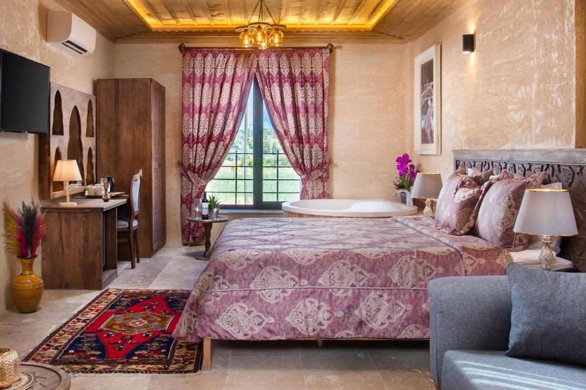 Suitetrails - Cappadocia Pyramid Stone House