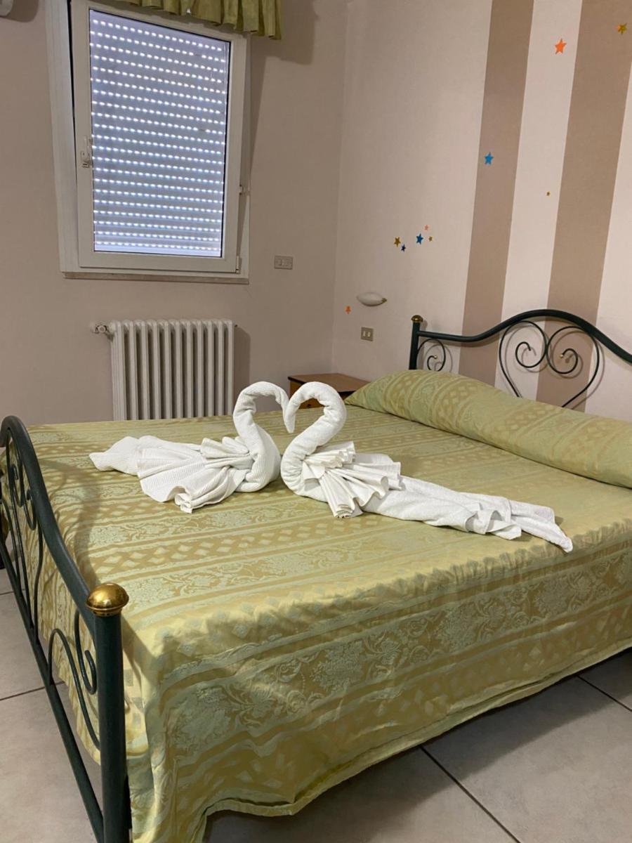 Hotel Esperia - Housity