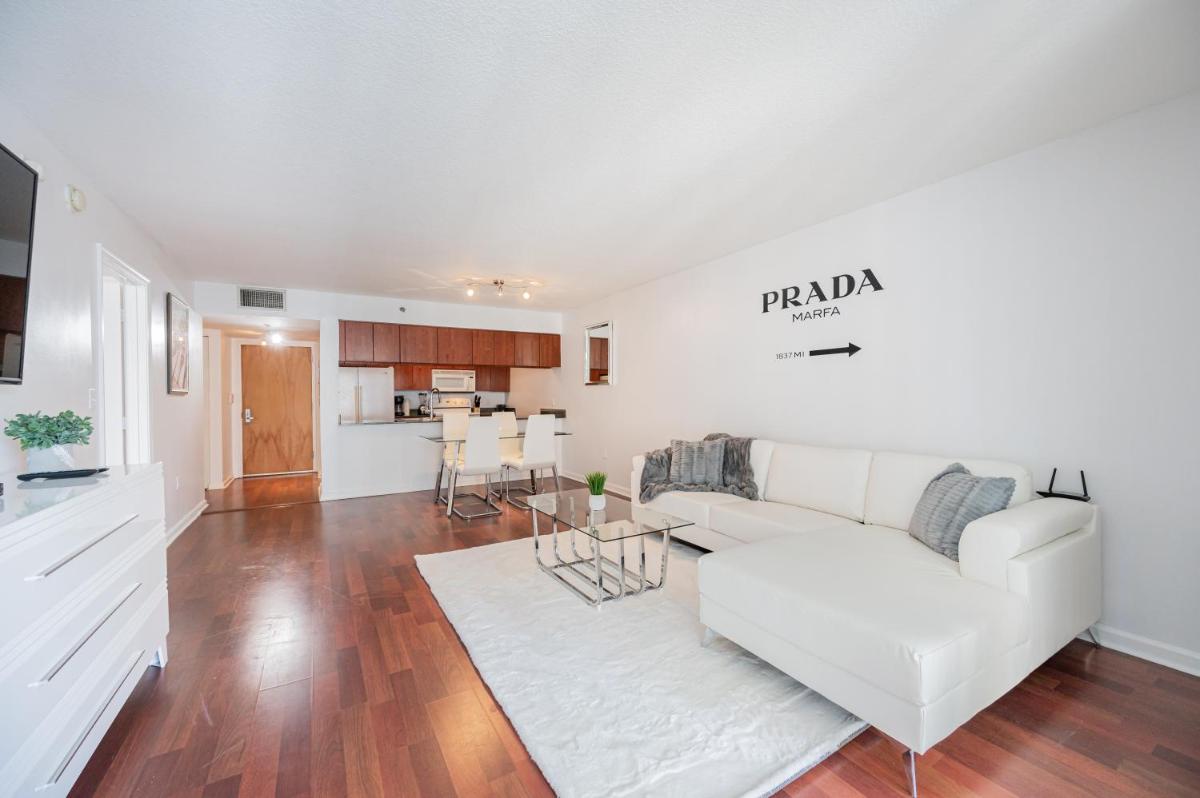 Amazing Brickell Unit With City Views & Free Parking - Housity