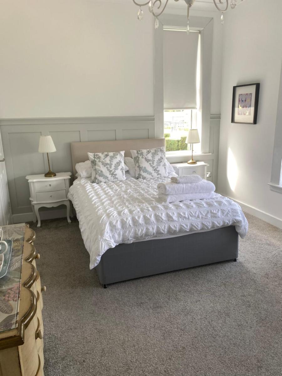 Giffnock Rooms - Housity