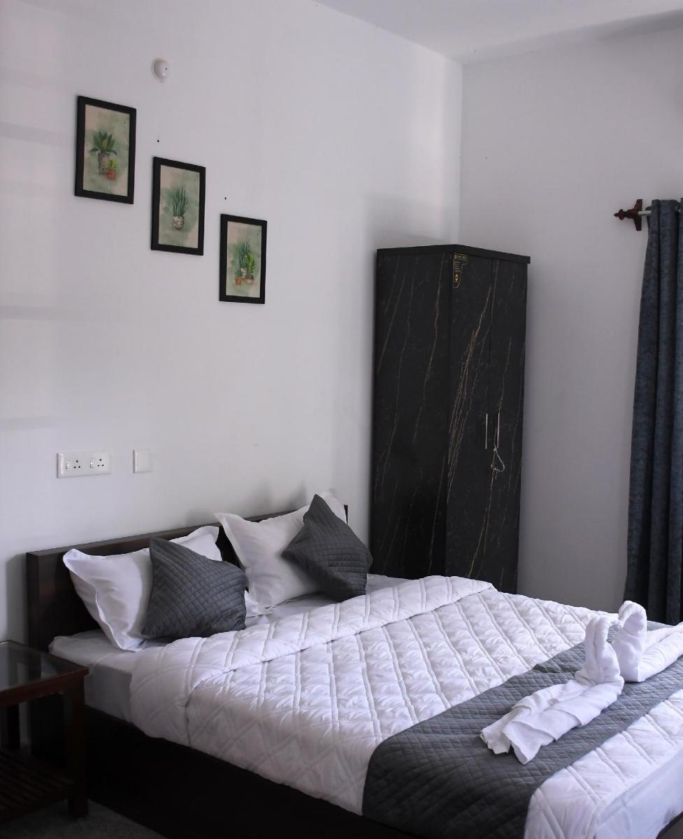 Sizzling Inn Pondy - Housity