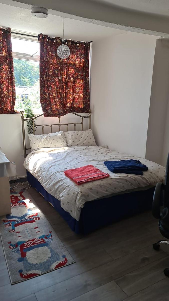 Budget Double En-suite bedroom - Housity