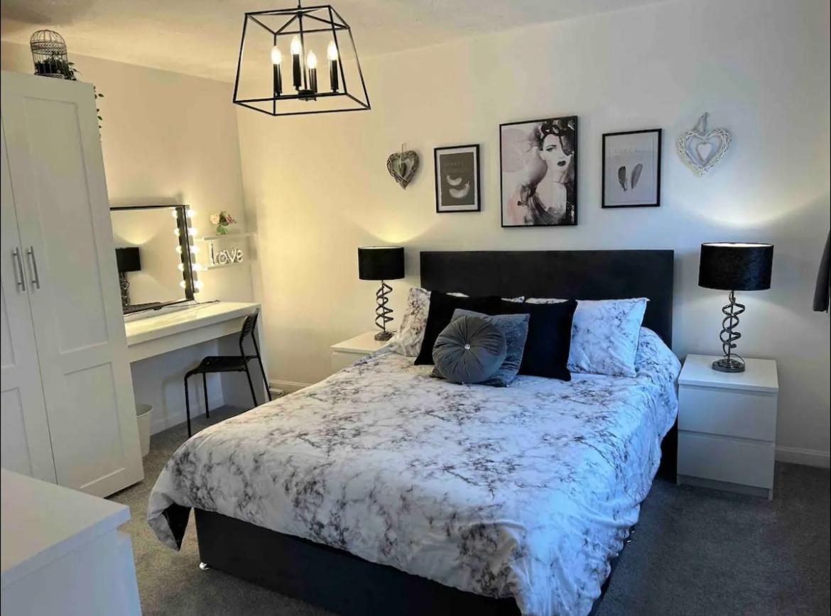 Kirkham House with Hot tub and Pool Table - Housity