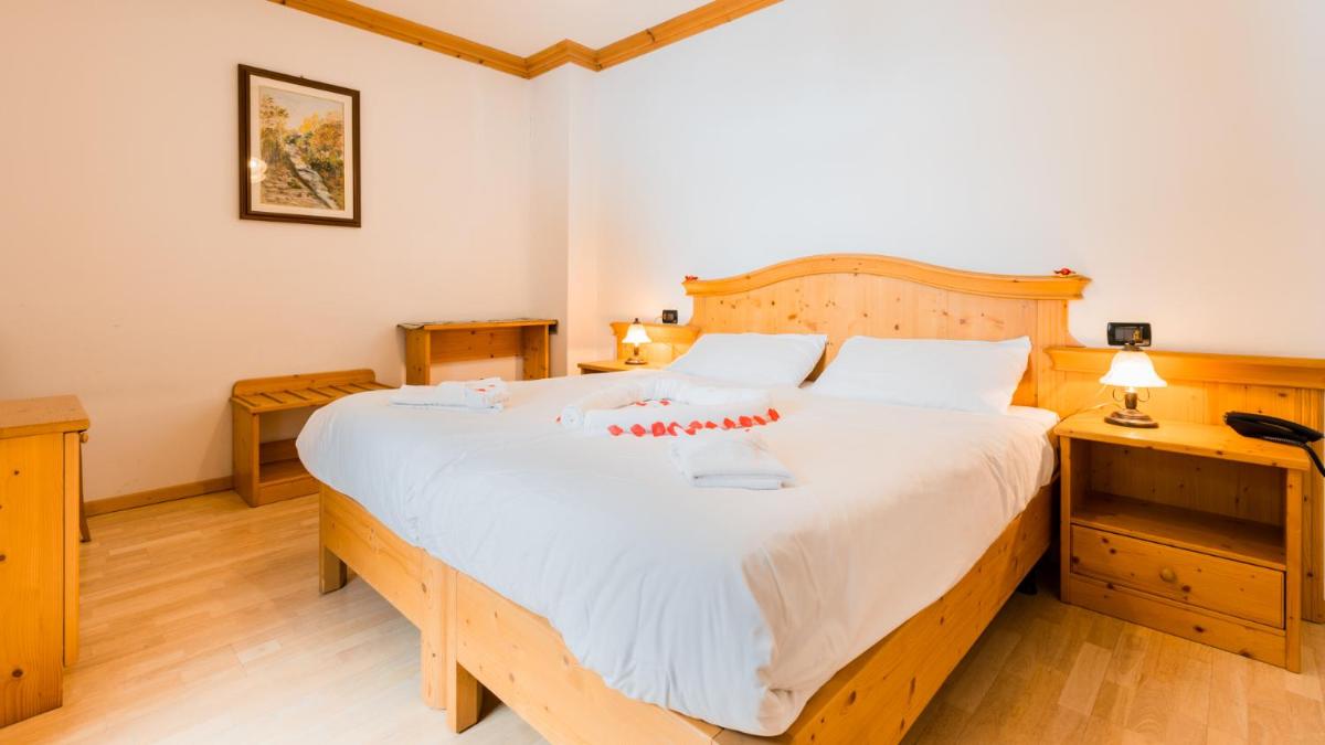 HOTEL DOLOMITI di De Martin D Oscar - Housity