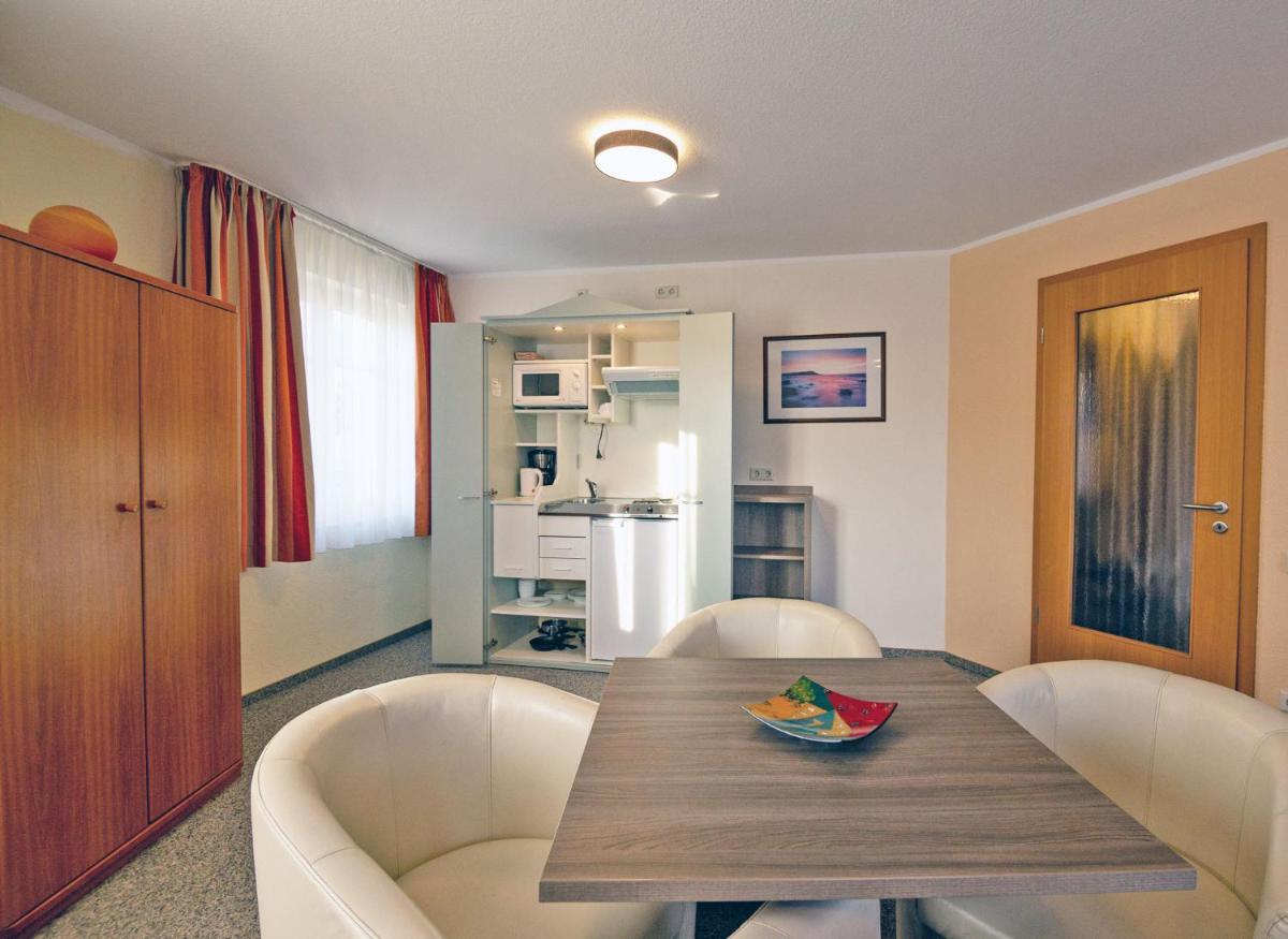 Hotel Zur Sonne - Housity