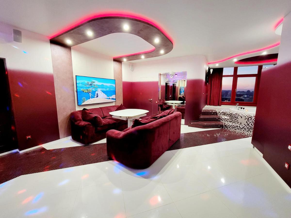 Odessa arkadiya 4 room and Jacuzzi Lux - Housity