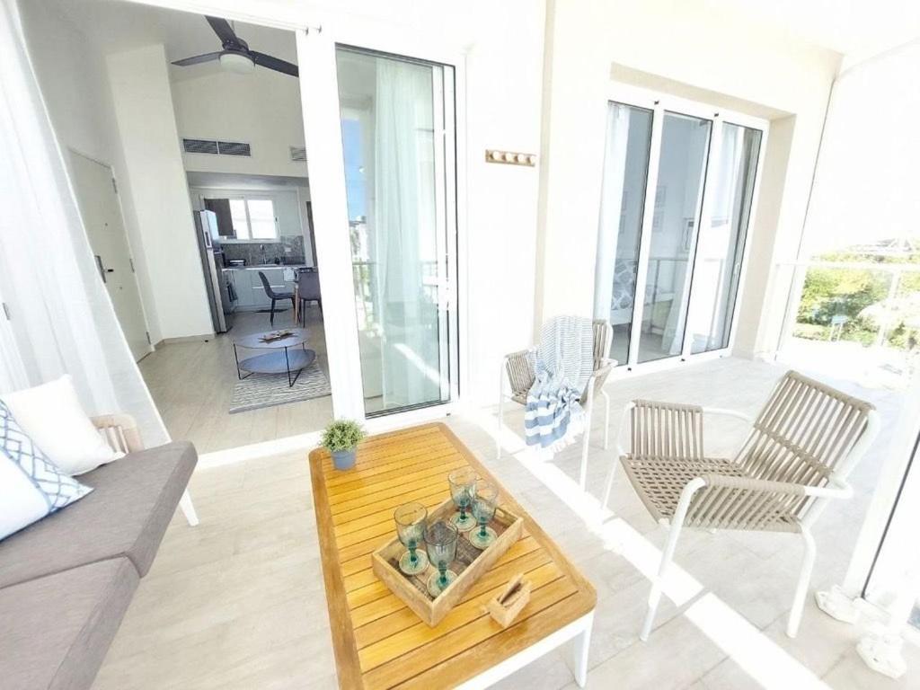 Cozy 1BDR with Pool Golf View in Hard Rock Golf - Housity