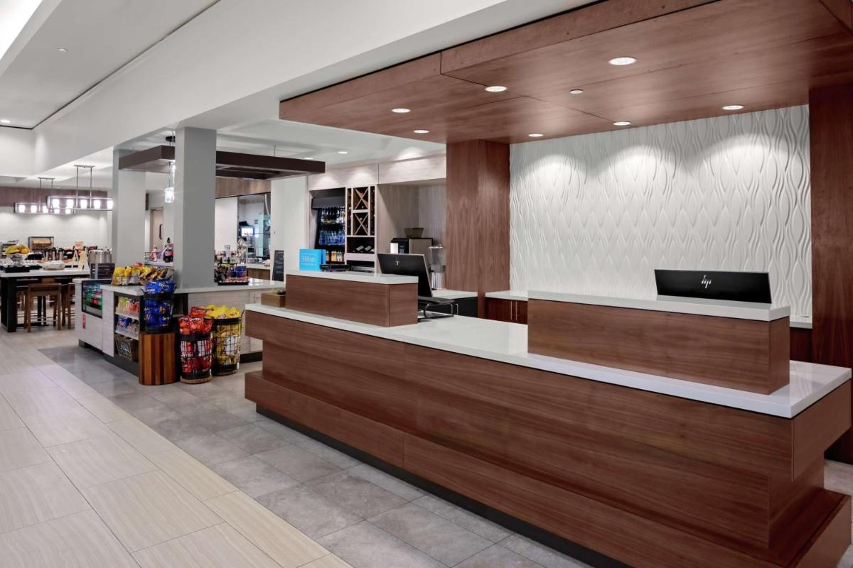 Hilton Garden Inn Atlanta Perimeter Center - Housity