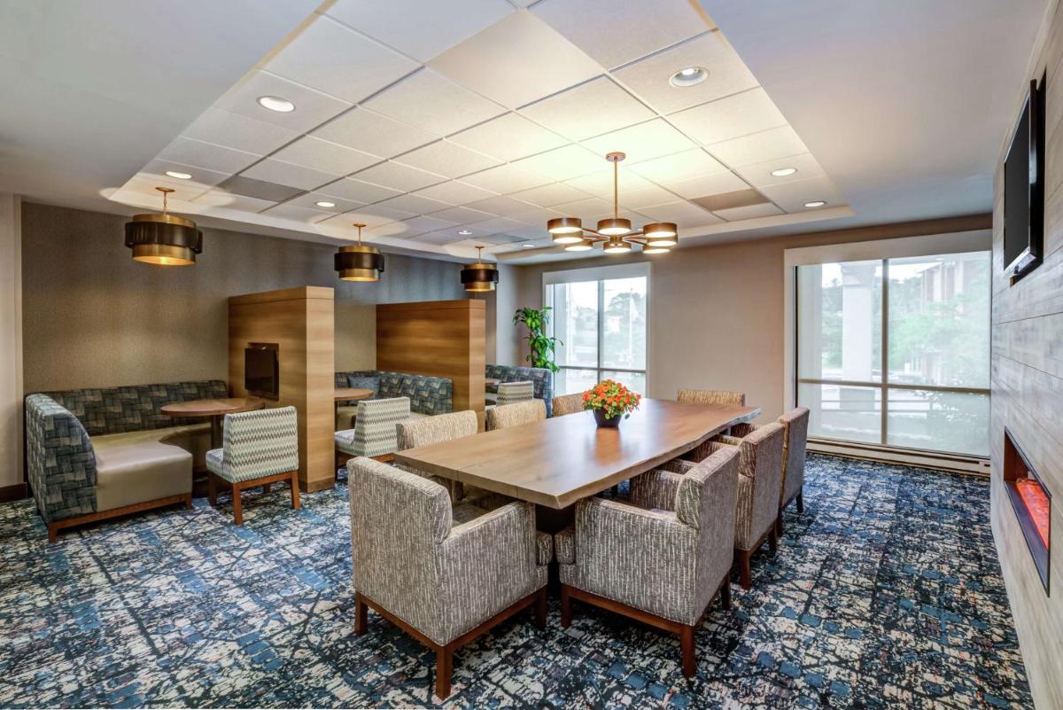 Hilton Garden Inn Boston Waltham - Housity
