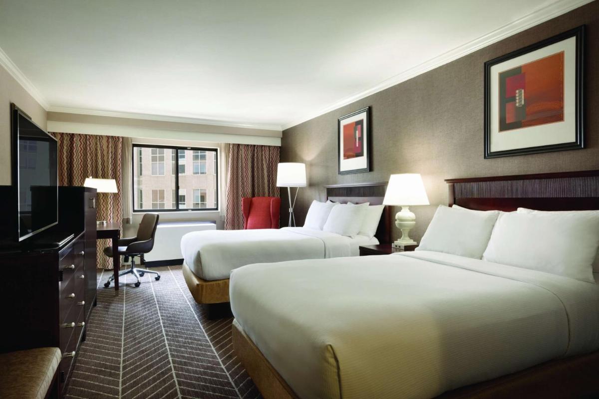 Hilton Arlington - Housity