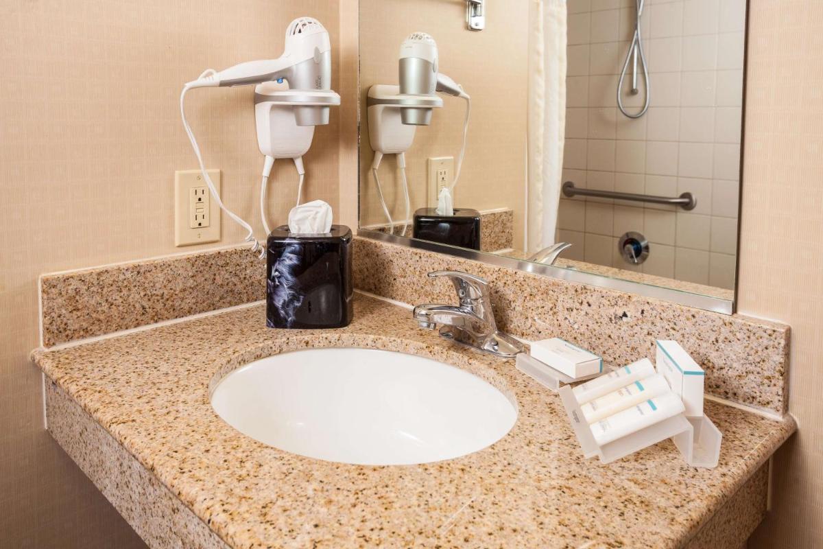 Hilton Garden Inn El Paso University - Housity