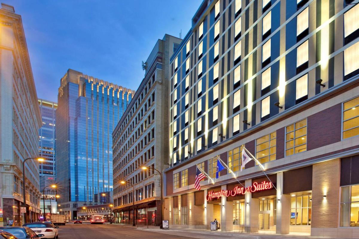 Hampton Inn & Suites - Minneapolis/Downtown - Housity