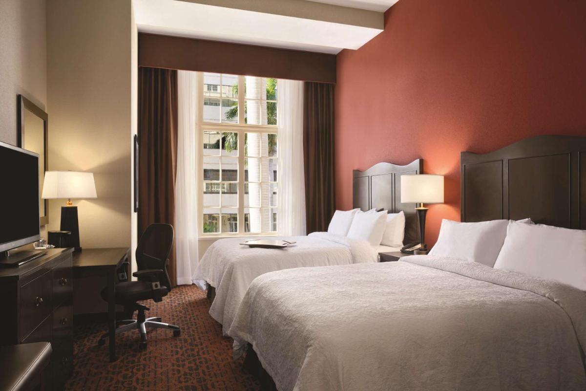 Hampton Inn & Suites Bradenton - Housity