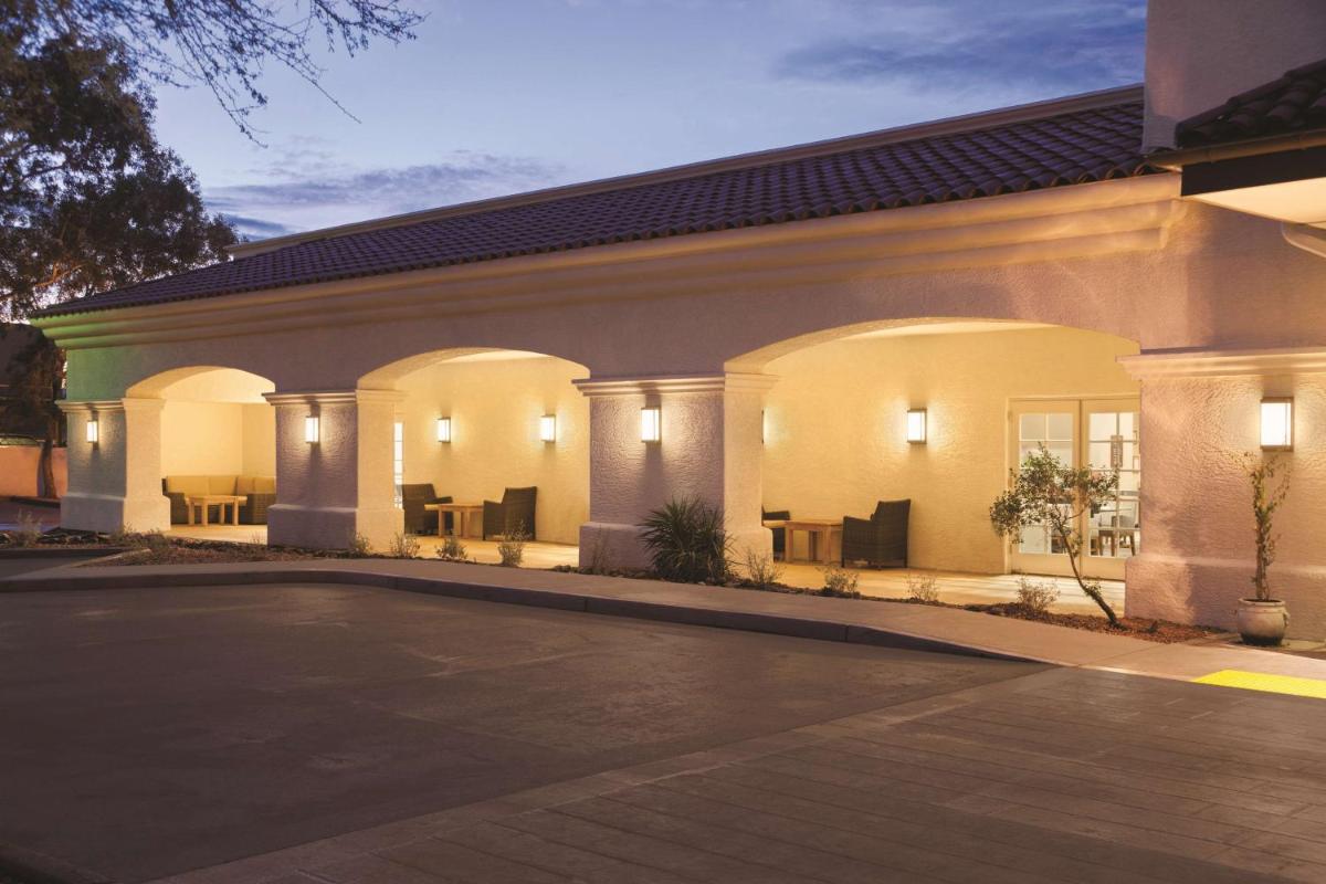 Homewood Suites Tucson St. Philip's Plaza University - Housity