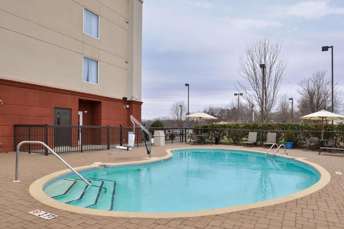 Hampton Inn Statesville - Housity