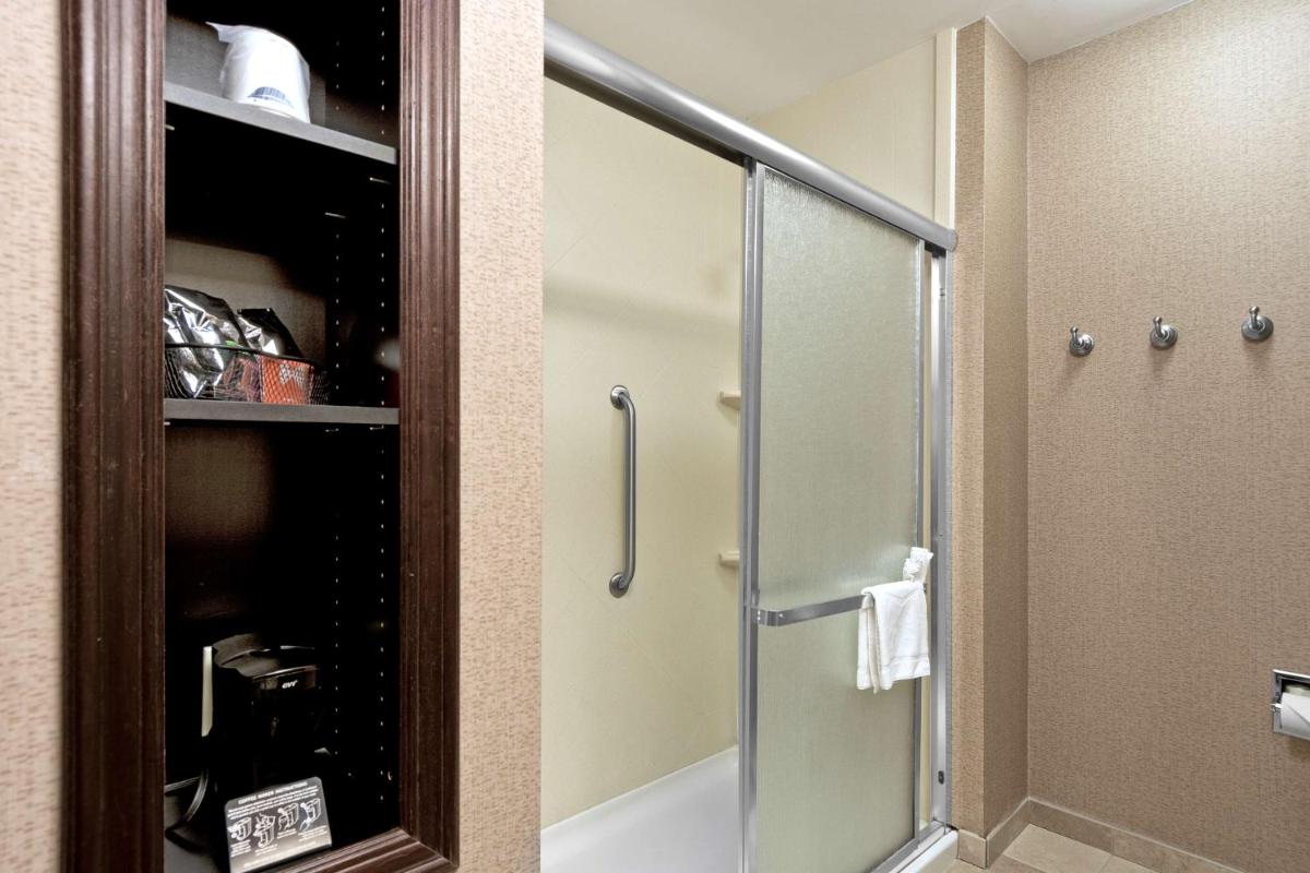 Hampton Inn Statesville - Housity