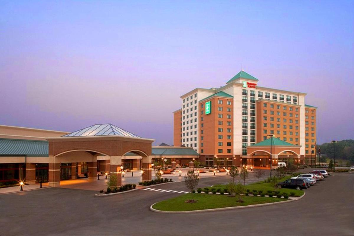 Embassy Suites by Hilton Saint Louis Saint Charles - Housity