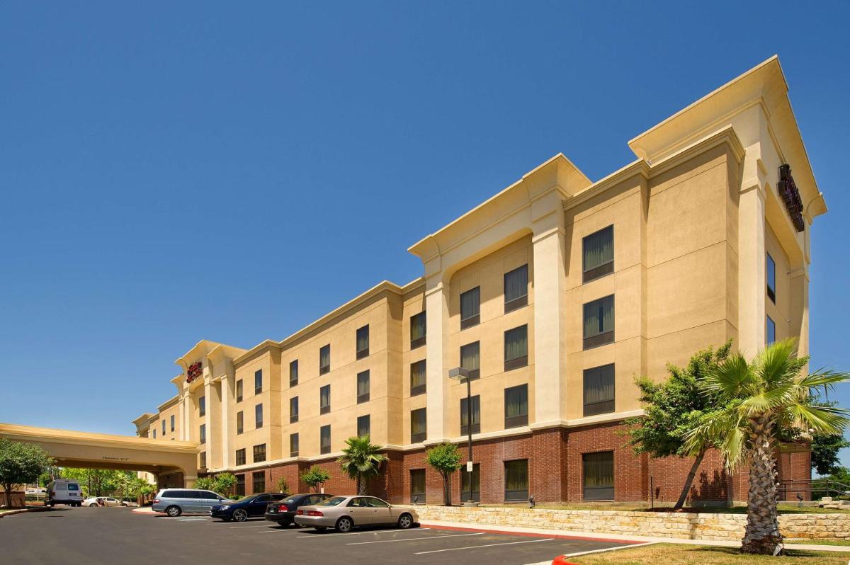 Hampton Inn and Suites San Antonio Airport - Hizvo