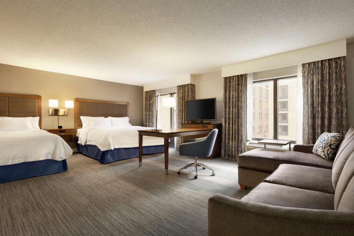 Hampton Inn & Suites Nashville-Downtown - Housity