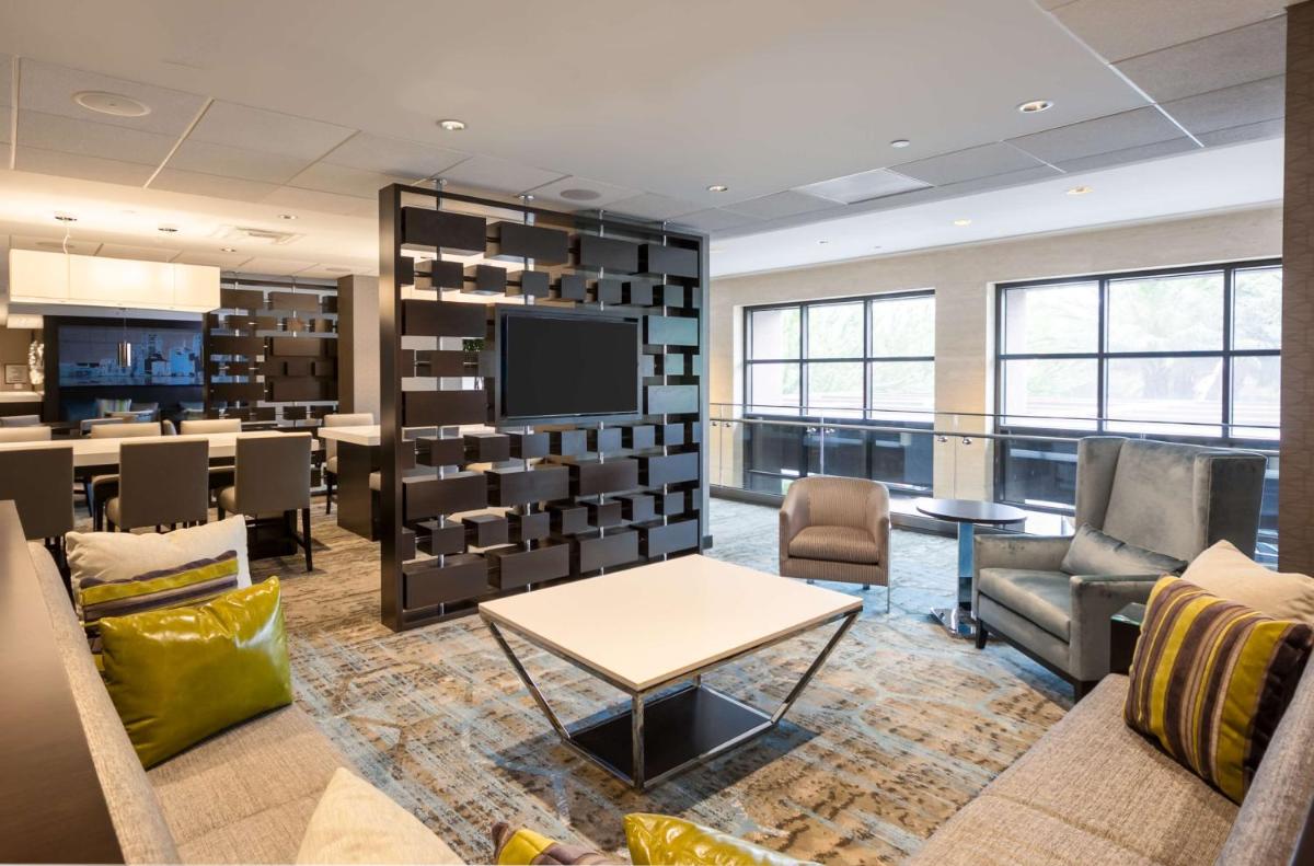 DoubleTree by Hilton Hotel & Suites Houston by the Galleria - Housity