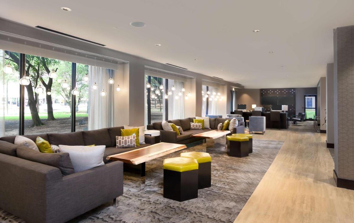 DoubleTree by Hilton Hotel & Suites Houston by the Galleria - Housity