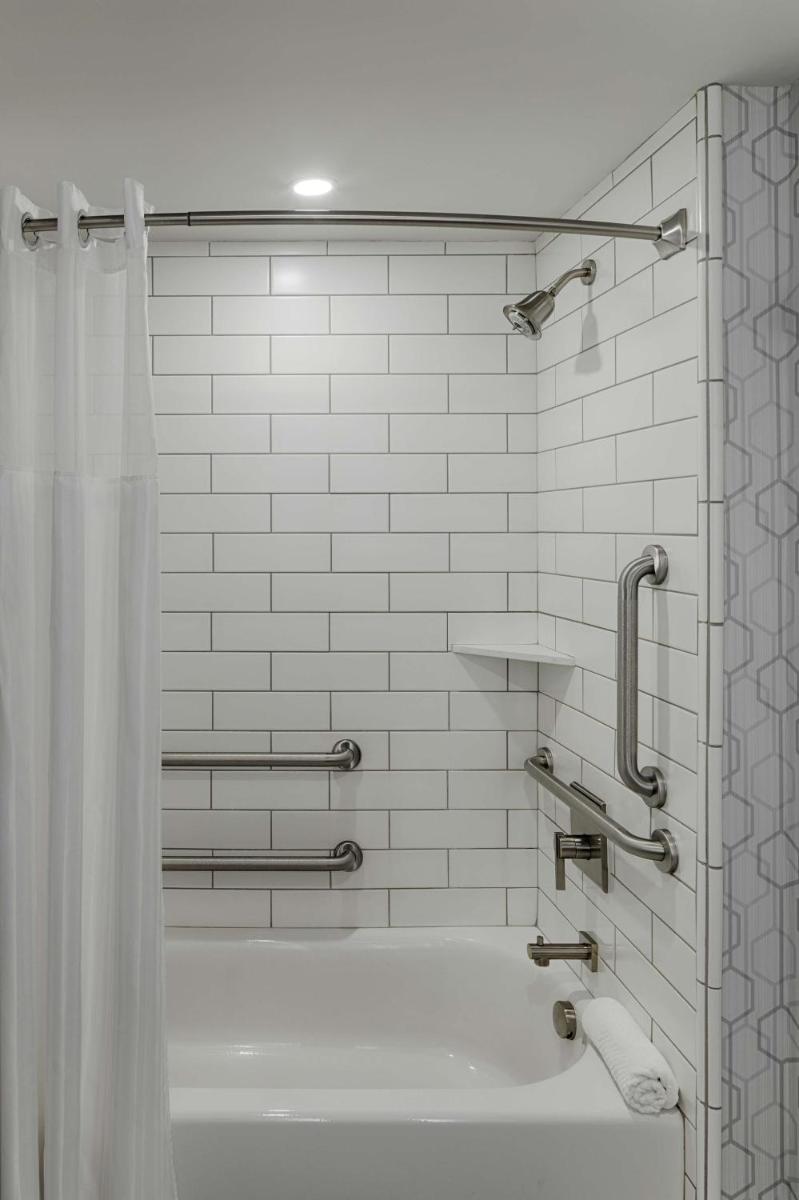 The Kingsley Bloomfield Hills - a DoubleTree by Hilton - Housity