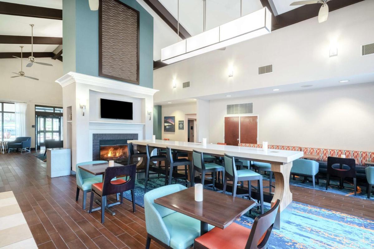 Hampton Inn & Suites Nashville Franklin - Housity