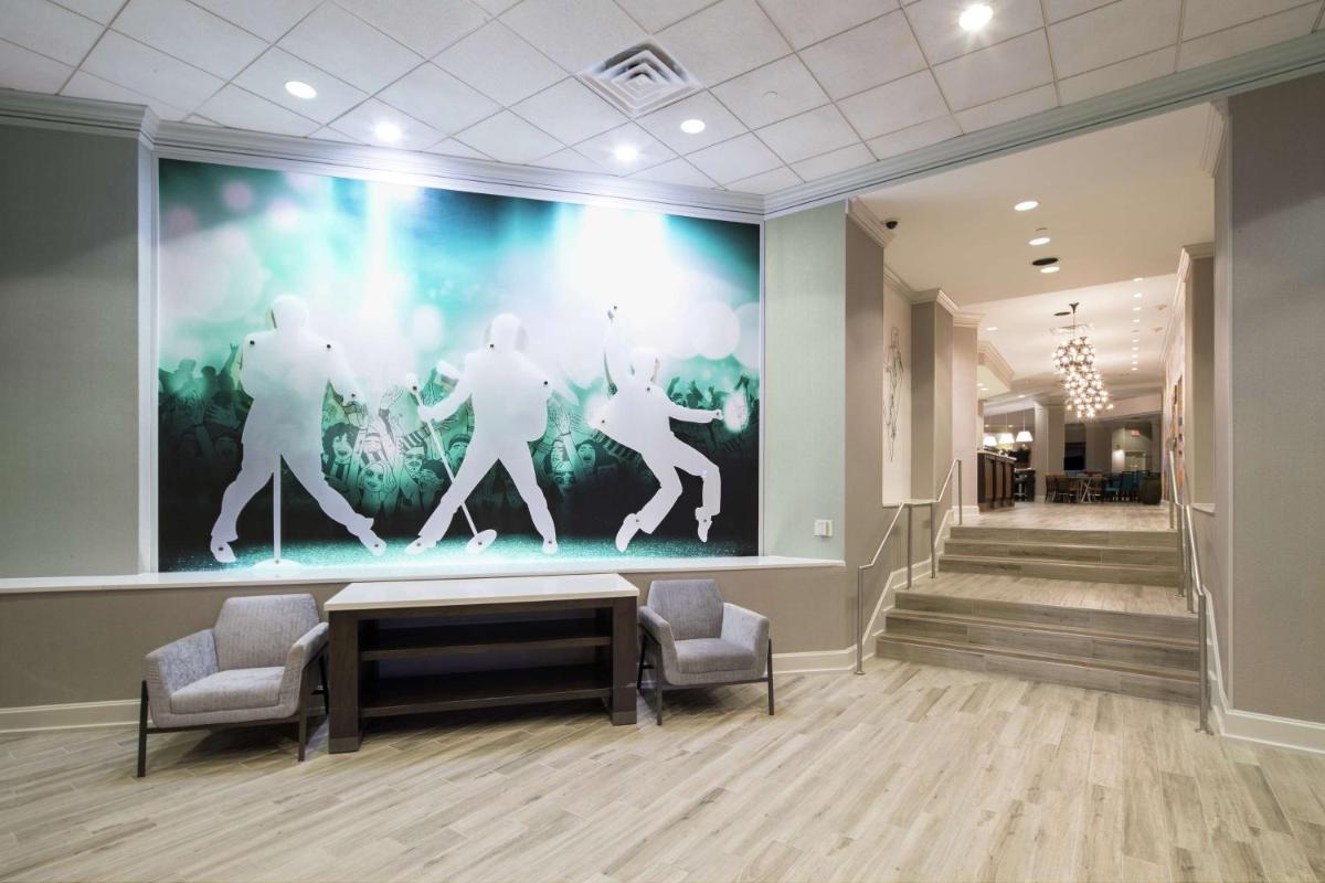 Hampton Inn & Suites Memphis-Beale Street - Housity
