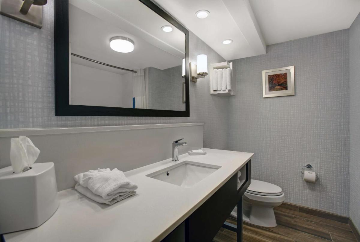Hampton Inn Salisbury - Housity