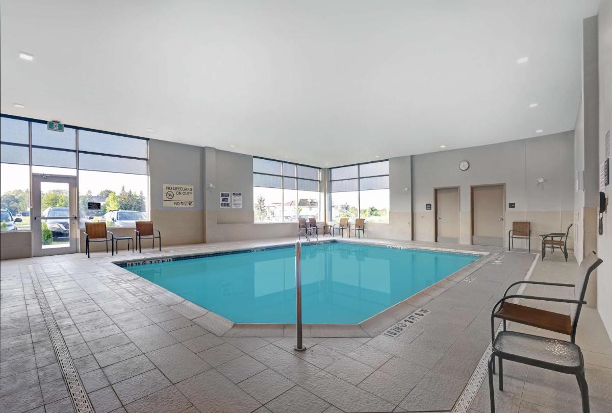 Hampton Inn & Suites Belleville - Housity